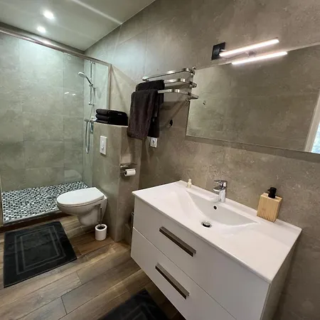 Domaine Baccia Donna - Jacuzzi Chauffe, Climatisation, Parking Prive - Monaco * La Trinite (Alpes-Maritimes)