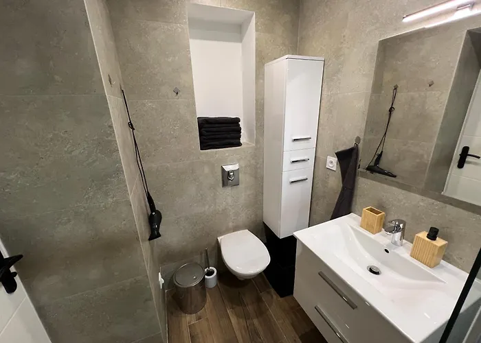 Daire Domaine Baccia Donna - Jacuzzi Chauffe, Climatisation, Parking Prive - Nice Monaco *